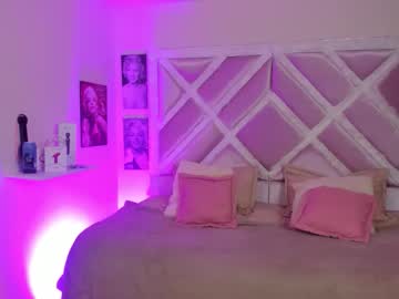 Emilayton_ Chaturbate stream image from August 08, 2025