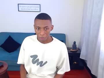 Miiloo18 Chaturbate stream image from August 08, 2025