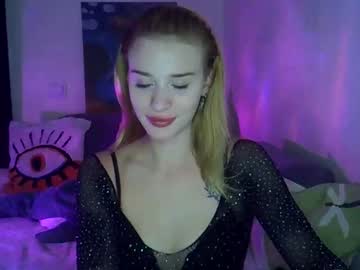 Sunny__Fox Chaturbate stream image from August 09, 2025