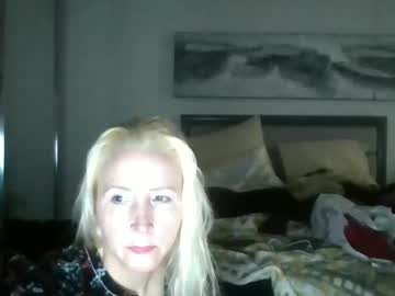 Vivians_Roses Chaturbate stream image from August 09, 2025