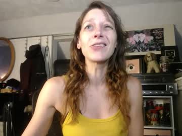 Zooeylander Chaturbate stream image from August 09, 2025