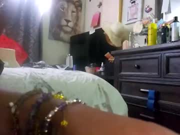 Prettylips3 Chaturbate stream image from August 09, 2025