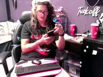 Oddywithabody Chaturbate stream image from August 09, 2025