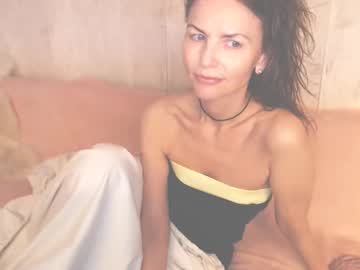 Elizabe_Th Chaturbate stream image from August 09, 2025