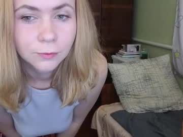 Milora_ Chaturbate stream image from August 09, 2025