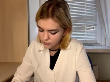 Marvabirdinground Chaturbate stream image from August 09, 2025