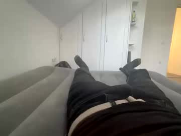 Alzuhki Chaturbate stream image from August 09, 2025