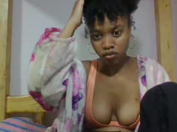 Verollaa Chaturbate stream image from August 09, 2025