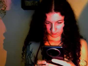 Alidevenus Chaturbate stream image from August 10, 2025