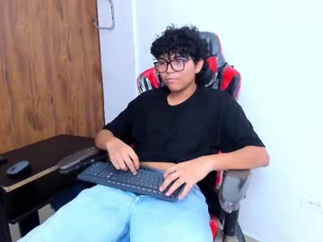 Alejotapua Chaturbate stream image from August 10, 2025