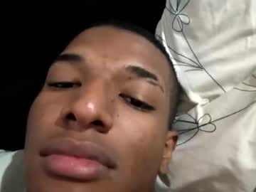 Fenty345 Chaturbate stream image from August 10, 2025