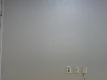 Iiillliii7777 Chaturbate stream image from August 10, 2025