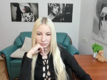 Alexa_Woods Chaturbate stream image from August 10, 2025