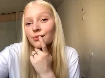 Sonagilberti Chaturbate stream image from August 10, 2025