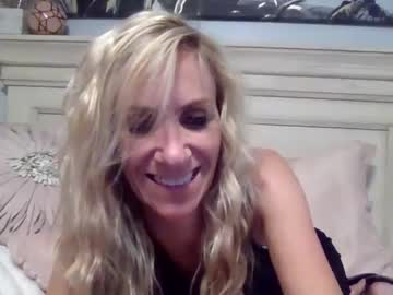 Ellenv Chaturbate stream image from August 10, 2025