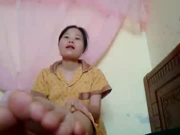 Girlbaee Chaturbate stream image from August 10, 2025