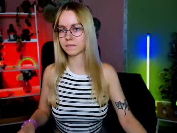 Mary_Mooore Chaturbate stream image from August 10, 2025