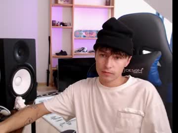 Xandiigmusik Chaturbate stream image from August 10, 2025