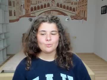 Katewong Chaturbate stream image from August 10, 2025