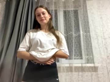 Evonnesilvestre Chaturbate stream image from August 10, 2025