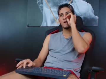 Jakemoxley Chaturbate stream image from August 10, 2025