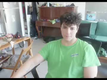 Jkunkun Chaturbate stream image from August 10, 2025