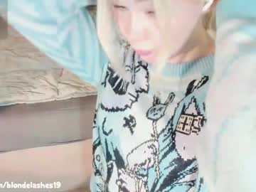 Blondelashes19 Chaturbate stream image from August 10, 2025