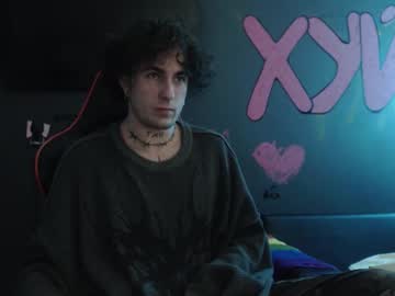 Doenits Chaturbate stream image from August 10, 2025