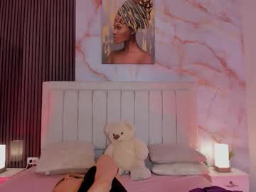 Devine_Simone Chaturbate stream image from August 10, 2025