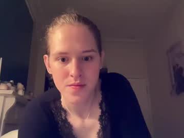 Bryluvvsu Chaturbate stream image from August 11, 2025