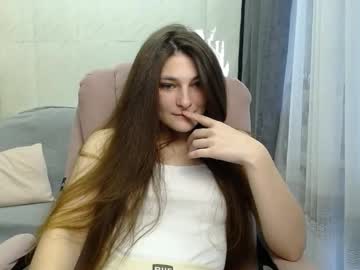 Helga_Q Chaturbate stream image from August 11, 2025