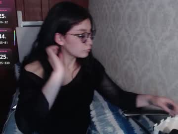 Lolaricci Chaturbate stream image from August 11, 2025