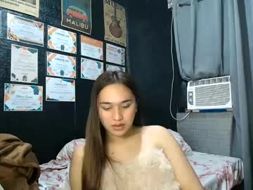 Ohhwet_Petals Chaturbate stream image from August 11, 2025