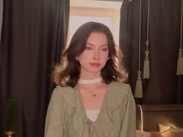 Minervauzzle Chaturbate stream image from August 11, 2025