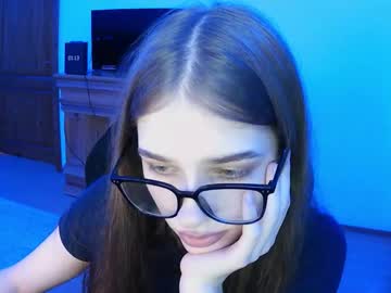 Dollike Chaturbate stream image from August 11, 2025