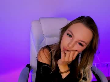 Silver_Bella Chaturbate stream image from August 11, 2025