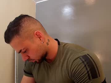 Jeremylowe Chaturbate stream image from August 11, 2025