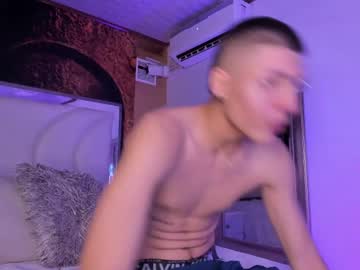 Nickyflow Chaturbate stream image from August 11, 2025