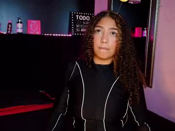 Carolainn_ Chaturbate stream image from August 12, 2025