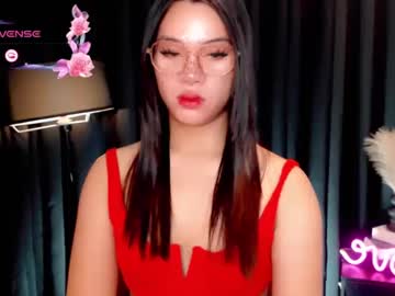 Raeganclinton Chaturbate stream image from August 12, 2025