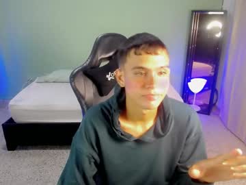 Zacariass_ Chaturbate stream image from August 12, 2025