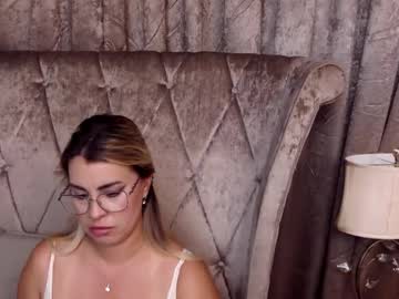 Bustygizele Chaturbate stream image from August 12, 2025