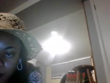 Vanillaluvkiss Chaturbate stream image from August 12, 2025