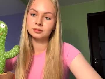 Beemeske Chaturbate stream image from August 12, 2025
