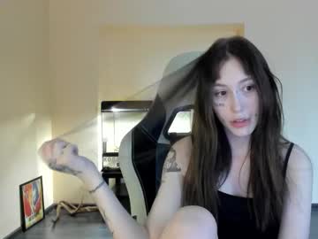 Minadzukii Chaturbate stream image from August 12, 2025