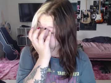 Alicewinchesterr Chaturbate stream image from August 12, 2025