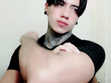Chriss_Opp Chaturbate stream image from August 12, 2025