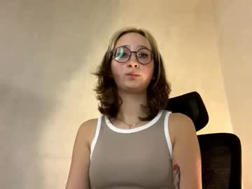 Lyndseyfiacco Chaturbate stream image from August 12, 2025