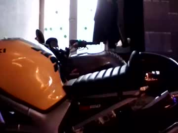 Jo81100 Chaturbate stream image from August 12, 2025