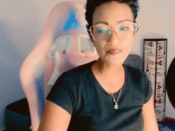 Marryme00 Chaturbate stream image from August 12, 2025